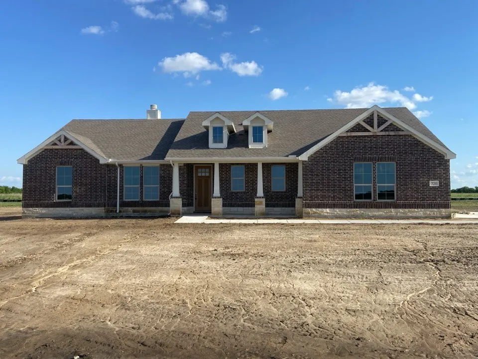 720 County Road 200 Valley View, TX 76272
