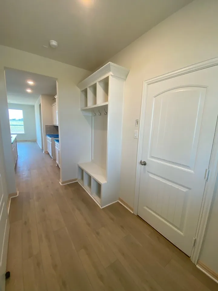 720 County Road 200 Valley View, TX 76272