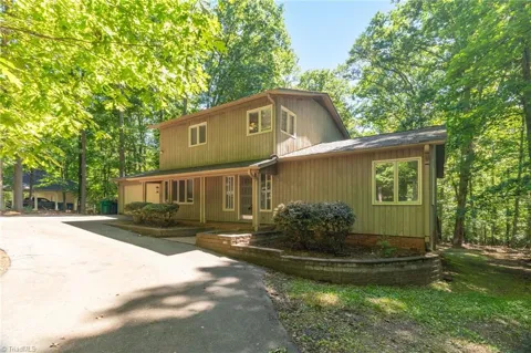 183 Deertract Loop
