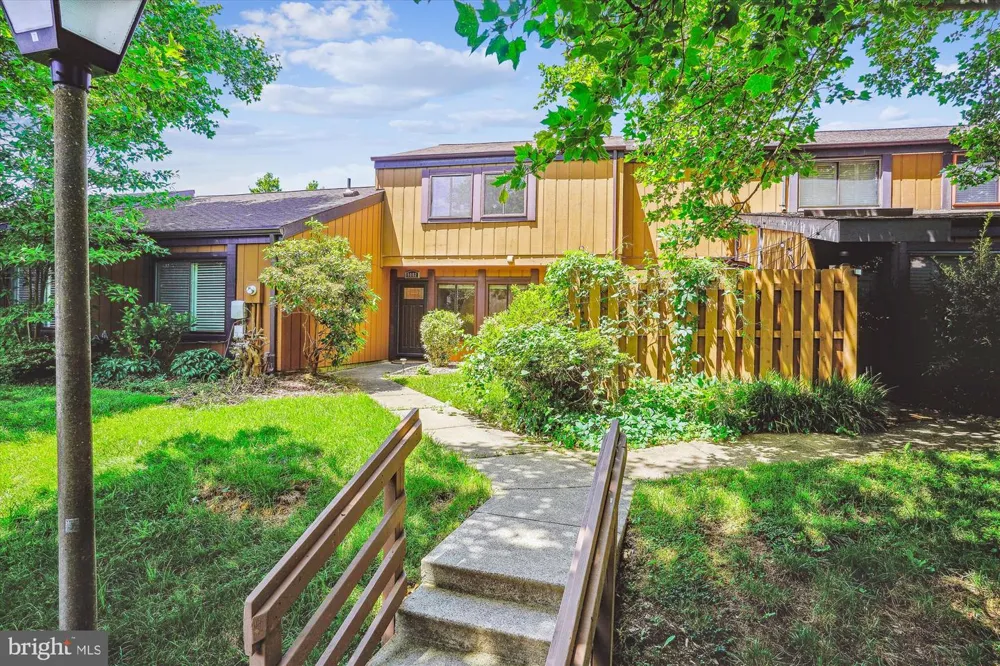 9082 ARLINGTON BOULEVARD Fairfax, VA 22031