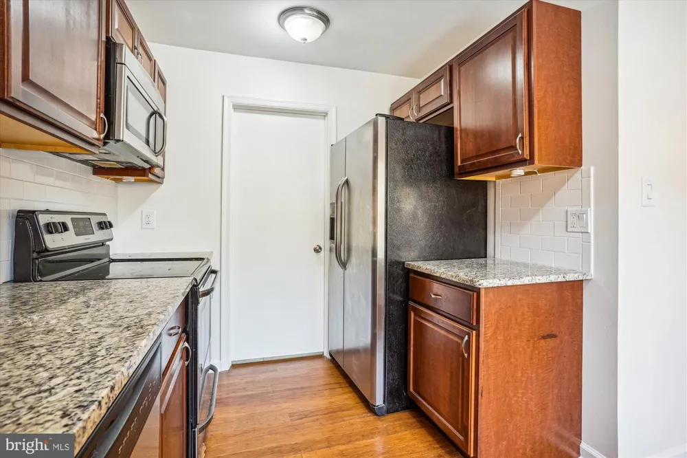 9082 ARLINGTON BOULEVARD Fairfax, VA 22031