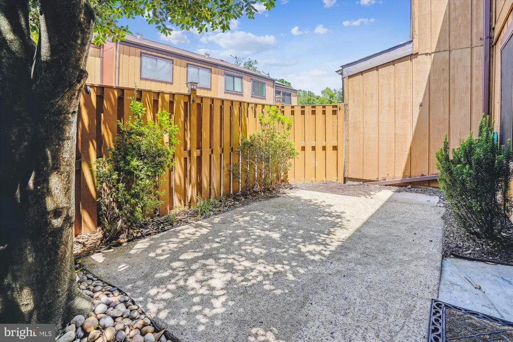 9082 ARLINGTON BOULEVARD Fairfax, VA 22031