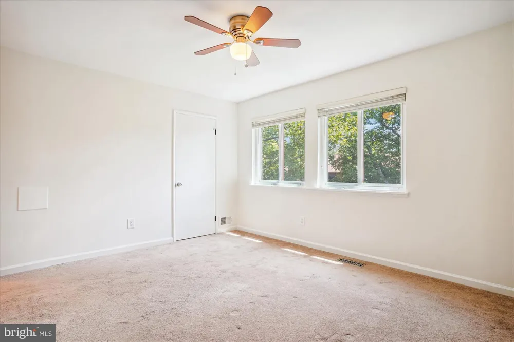 9082 ARLINGTON BOULEVARD Fairfax, VA 22031