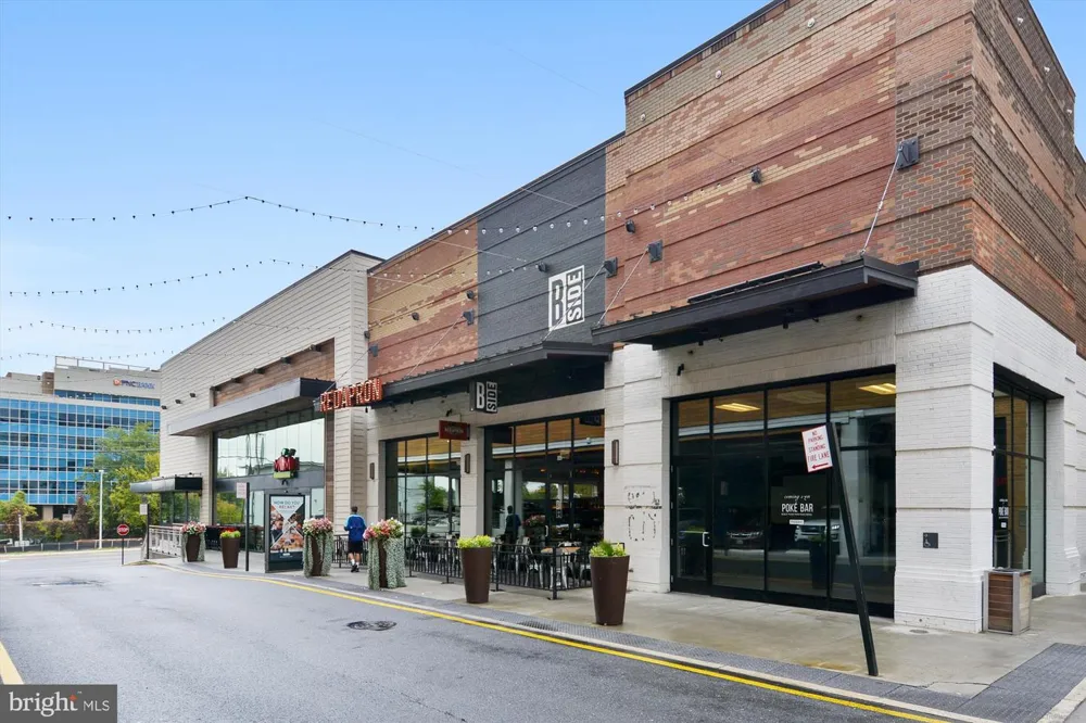9082 ARLINGTON BOULEVARD Fairfax, VA 22031
