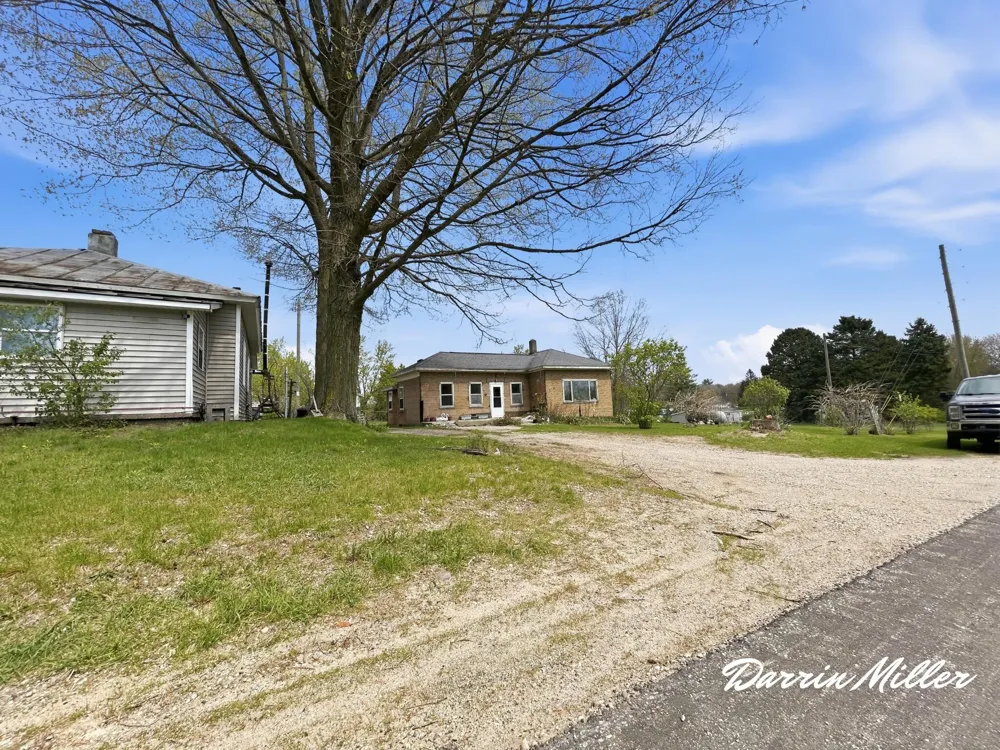 11460 5 Mile Road Morley, MI 49336