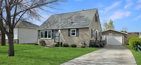 913 E Elm Street
