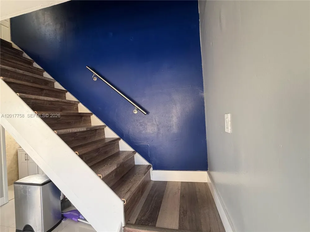 421 Swallow Dr #12 Miami Springs, FL 33166