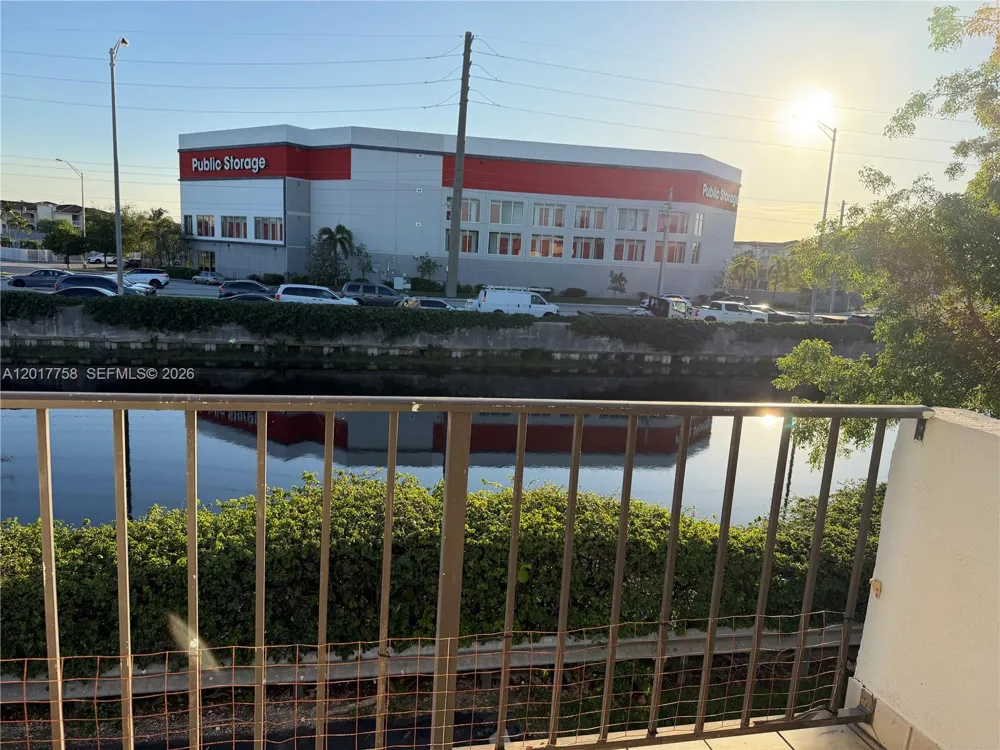 421 Swallow Dr #12 Miami Springs, FL 33166