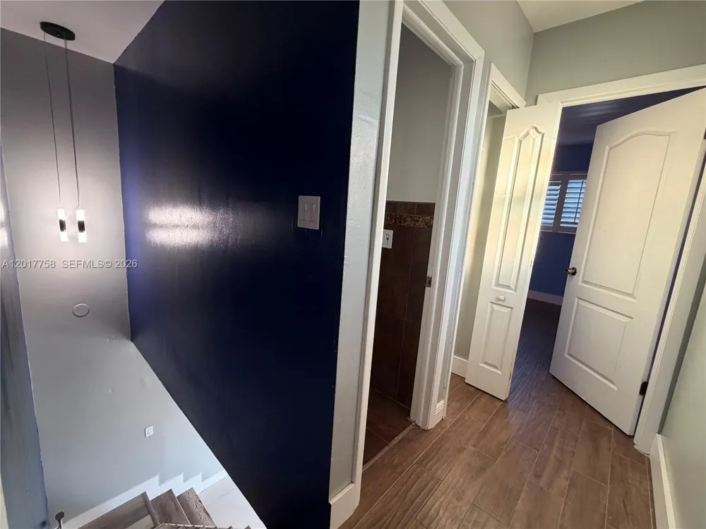 421 Swallow Dr #12 Miami Springs, FL 33166
