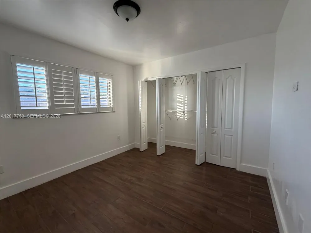 421 Swallow Dr #12 Miami Springs, FL 33166