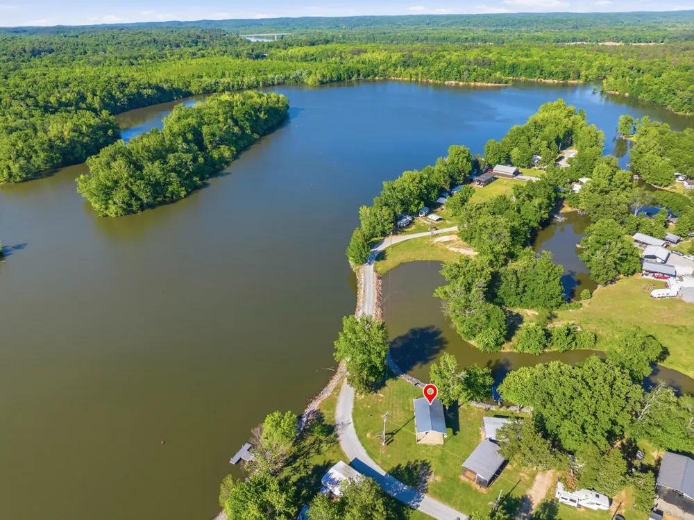 0 Jakes Point Decaturville, TN 38329