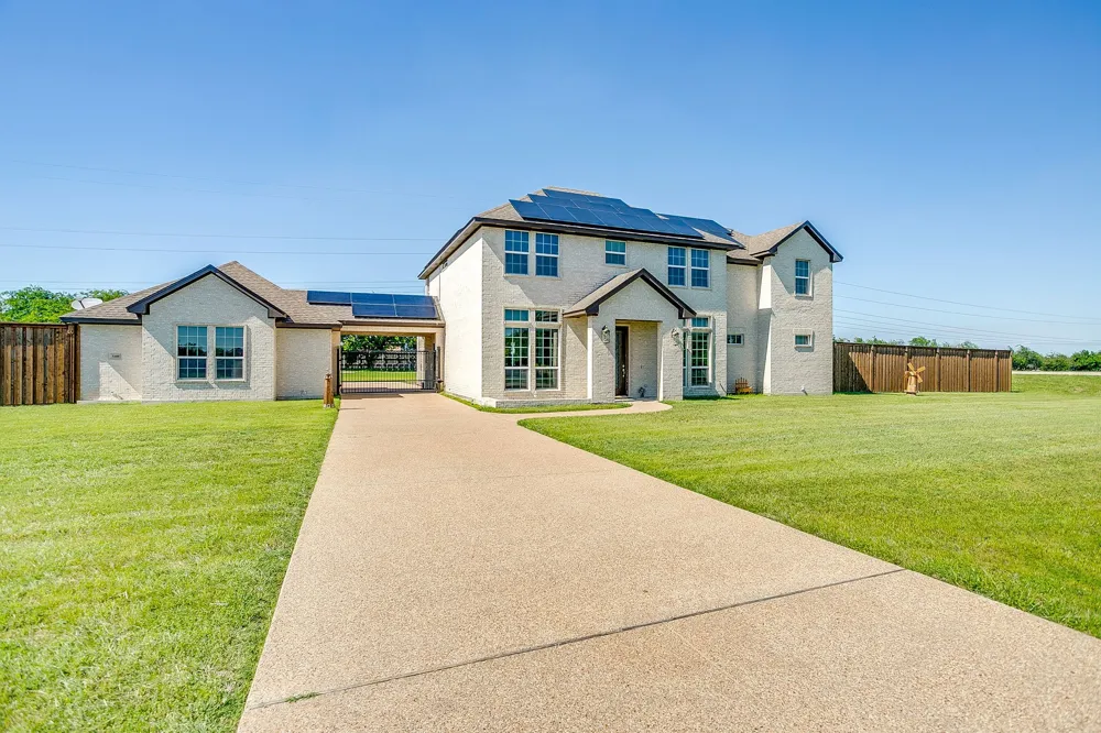 5400 Posada Drive Fort Worth, TX 76036