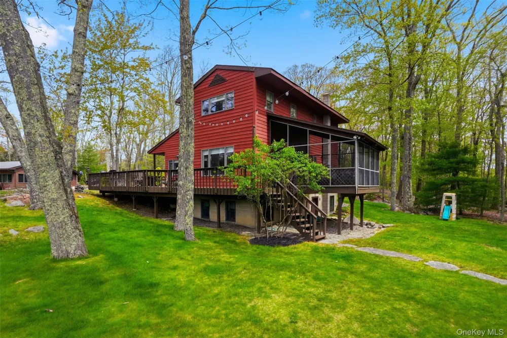 8 Division Road Wurtsboro, NY 12790