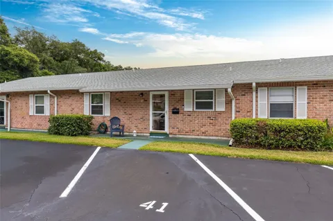 41 FAIRWAY COURT #41