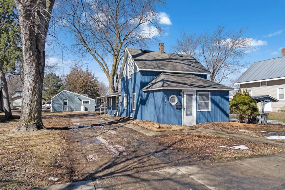 510 Monroe Street SE Hutchinson, MN 55350
