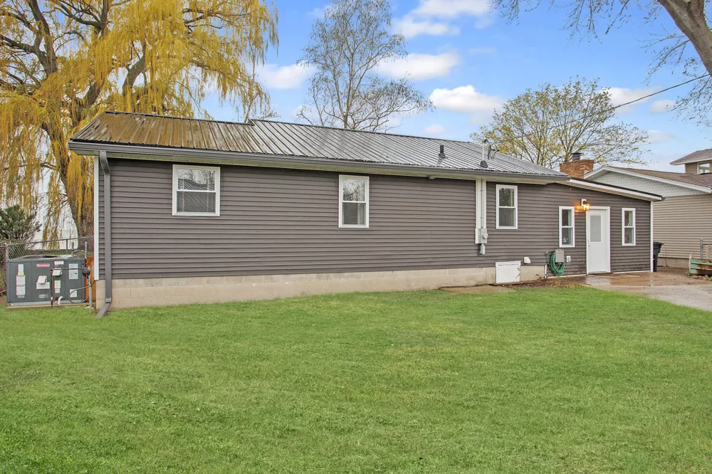 6867 Debralyn Drive Tuscola Township, MI 48767