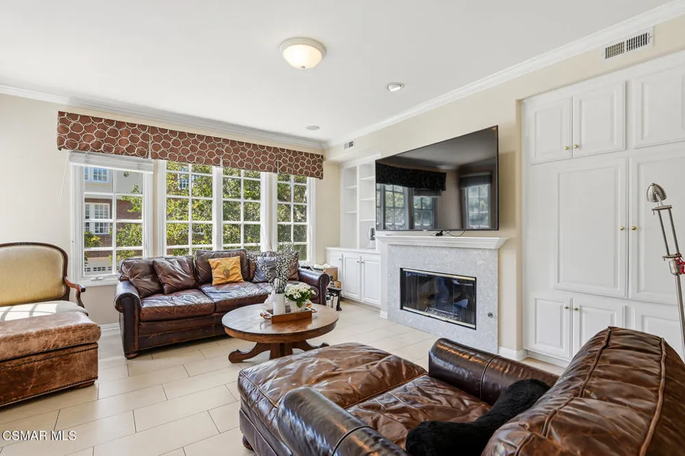 2478 Swanfield Court Thousand Oaks, CA 91361