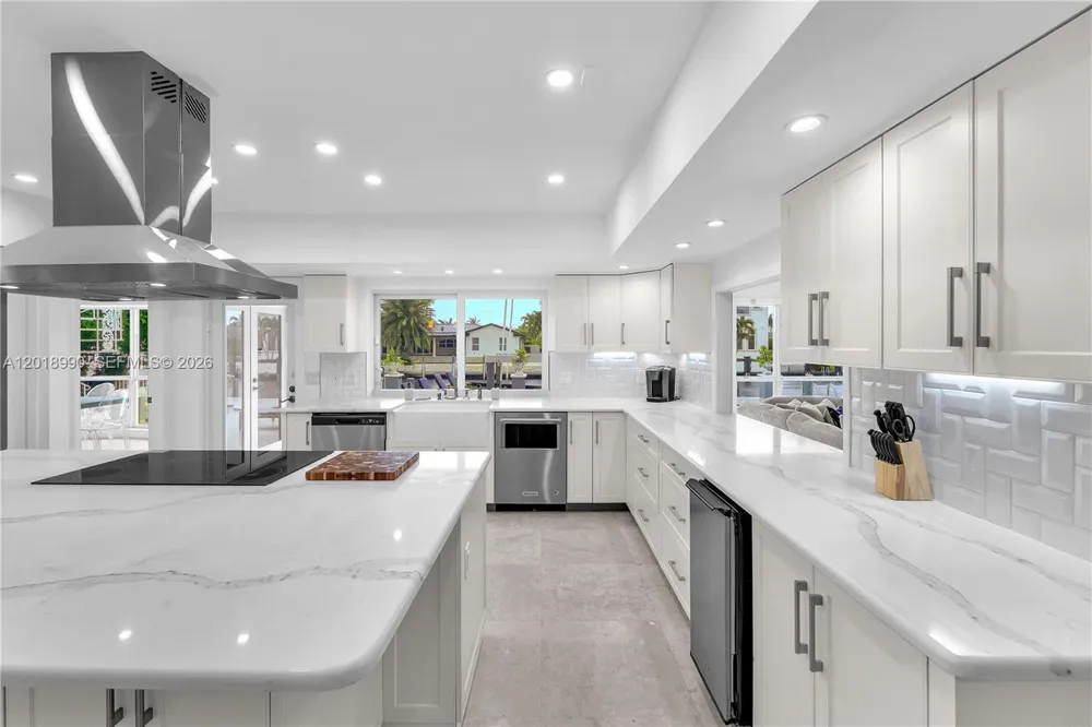 4440 NE 23rd Ave Lighthouse Point, FL 33064