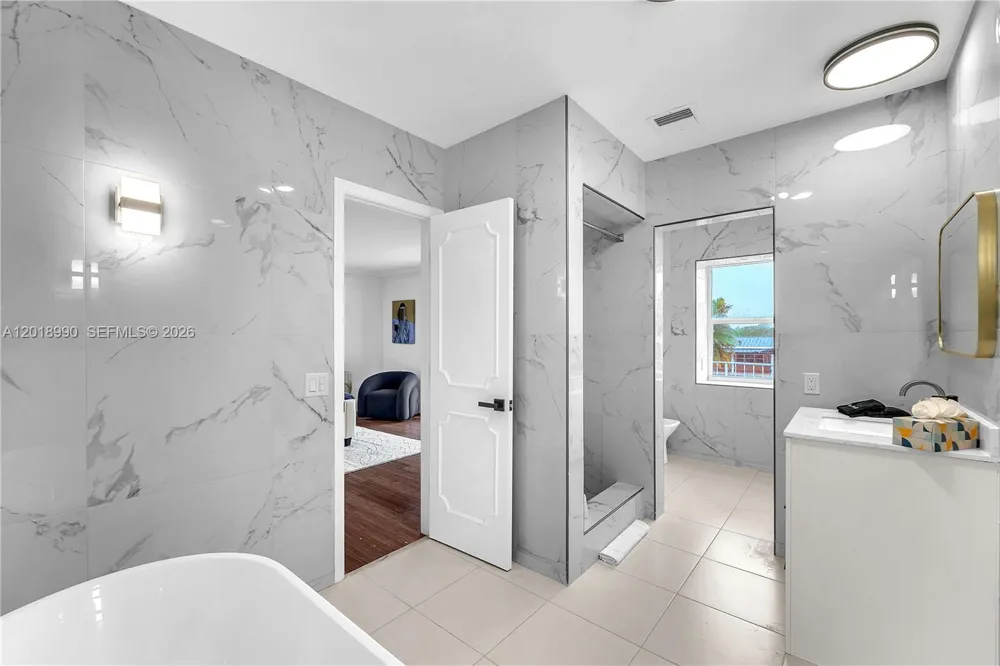 4440 NE 23rd Ave Lighthouse Point, FL 33064