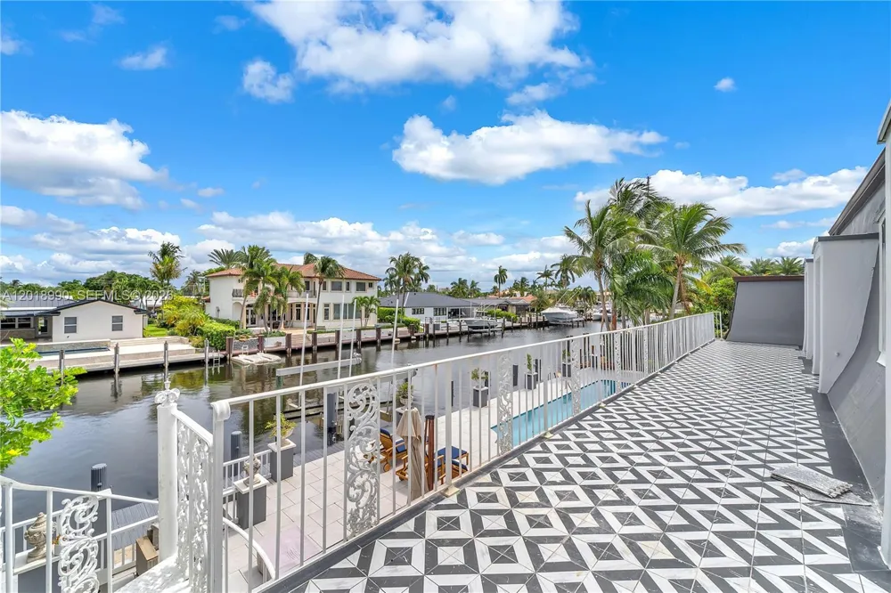 4440 NE 23rd Ave Lighthouse Point, FL 33064