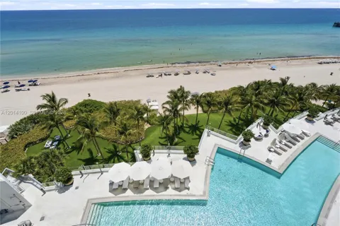 17001 Collins Ave #1006