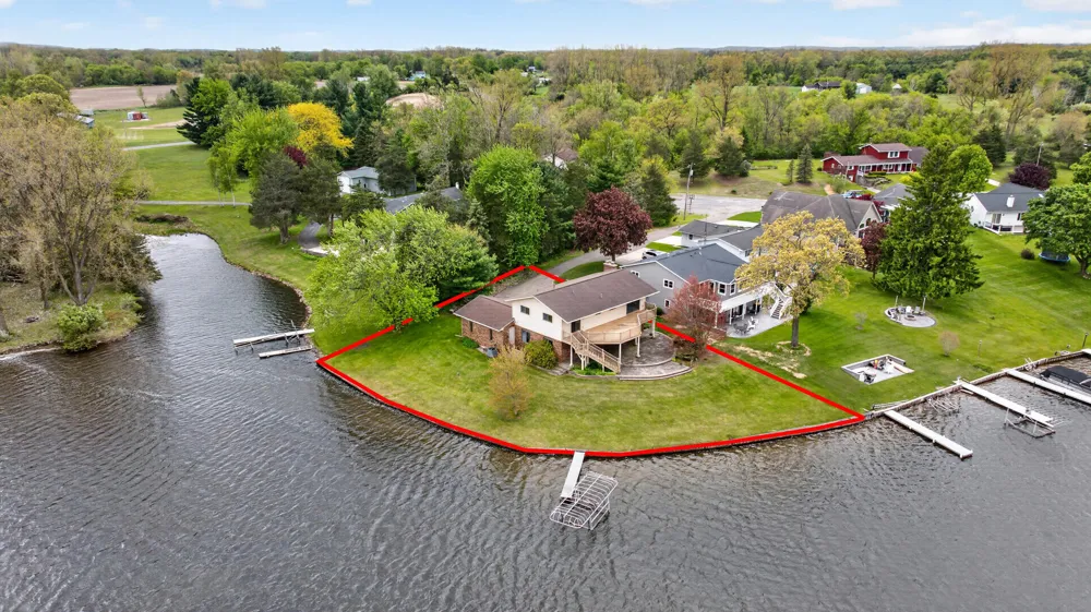 332 Riviera Drive Brooklyn, MI 49230
