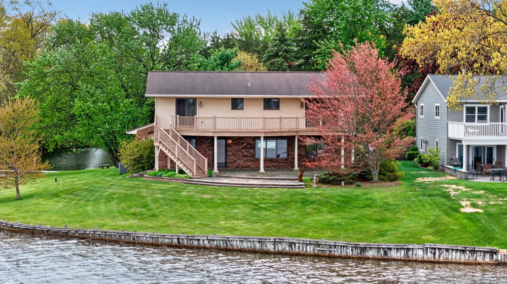 332 Riviera Drive Brooklyn, MI 49230