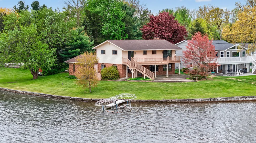 332 Riviera Drive Brooklyn, MI 49230