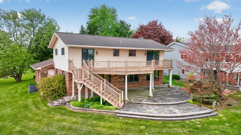 332 Riviera Drive Brooklyn, MI 49230