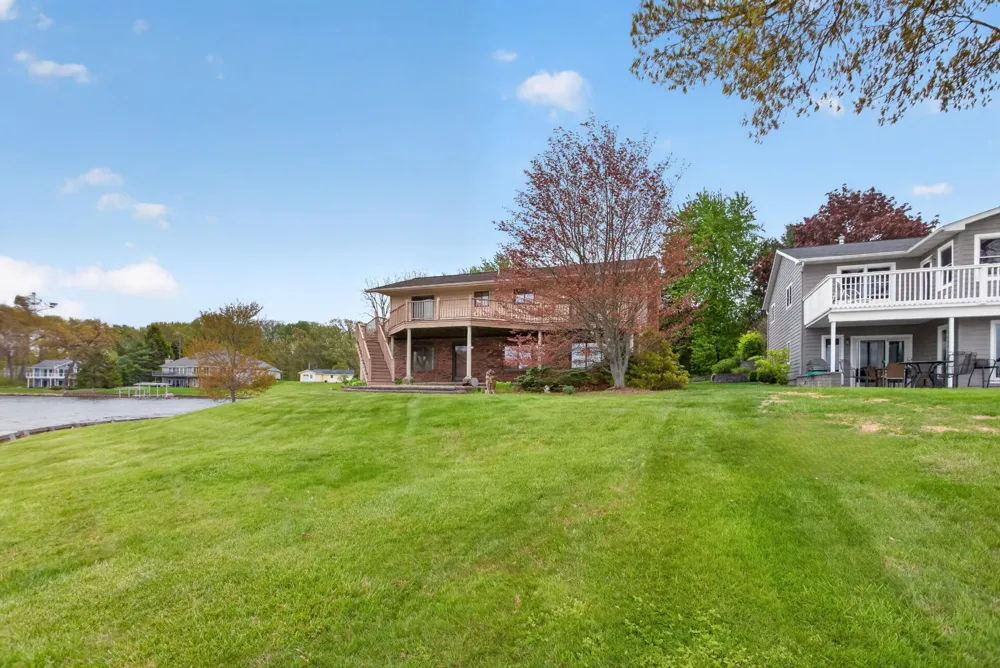 332 Riviera Drive Brooklyn, MI 49230