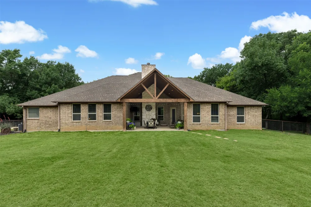 247 River Bend Trail Combine, TX 75159