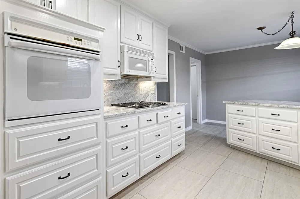 614 Brookfield Drive Garland, TX 75040