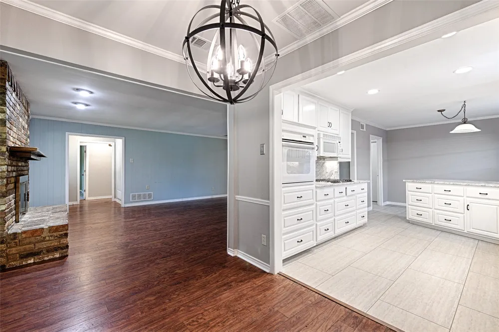 614 Brookfield Drive Garland, TX 75040