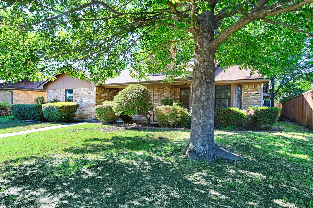 614 Brookfield Drive Garland, TX 75040