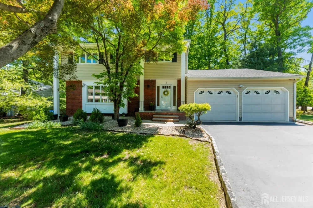 2 Brookside Court