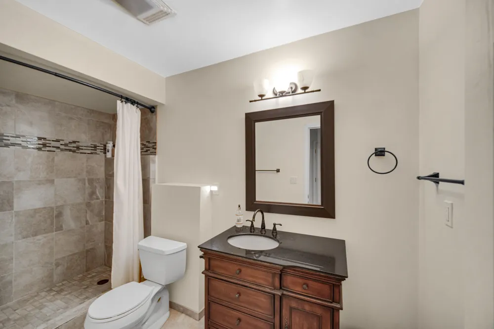 1077 Mission Hills Court Chesterton, IN 46304
