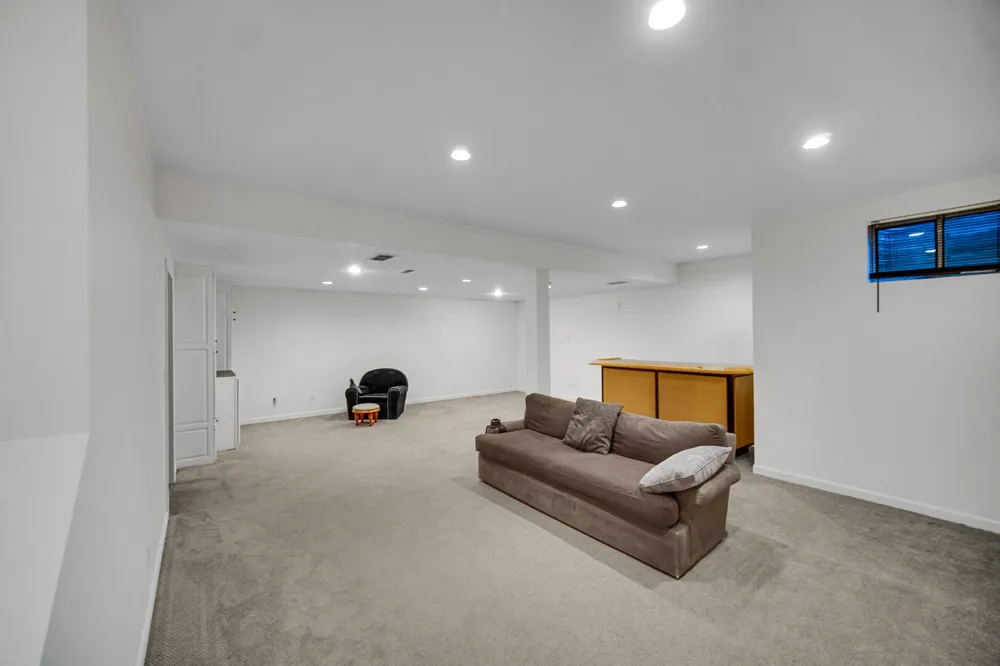 1077 Mission Hills Court Chesterton, IN 46304