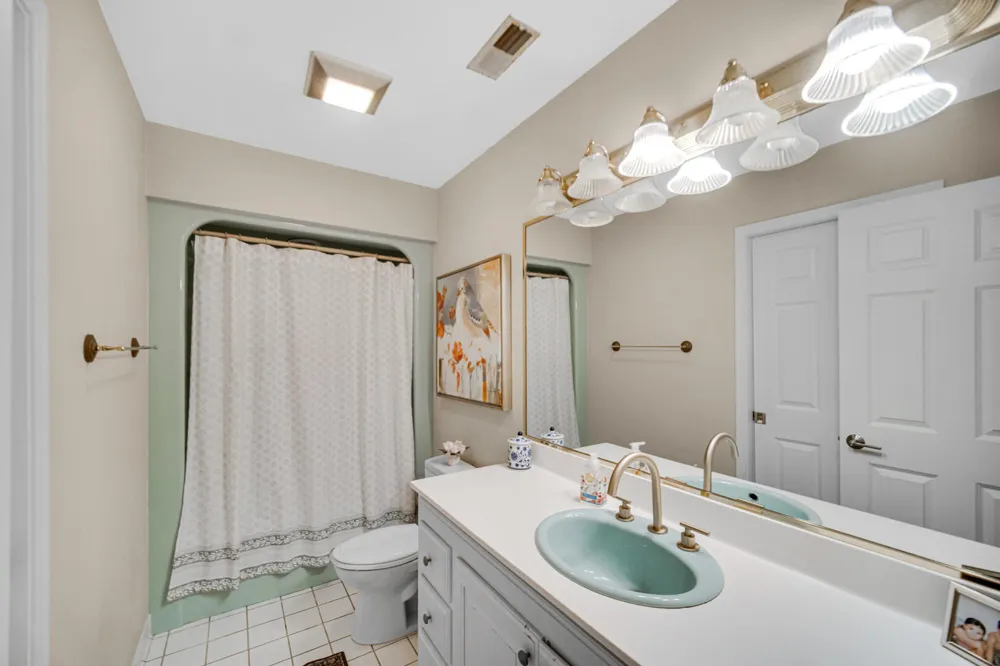 1077 Mission Hills Court Chesterton, IN 46304