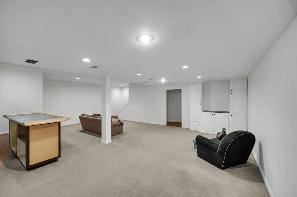 1077 Mission Hills Court Chesterton, IN 46304