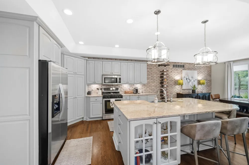 1077 Mission Hills Court Chesterton, IN 46304