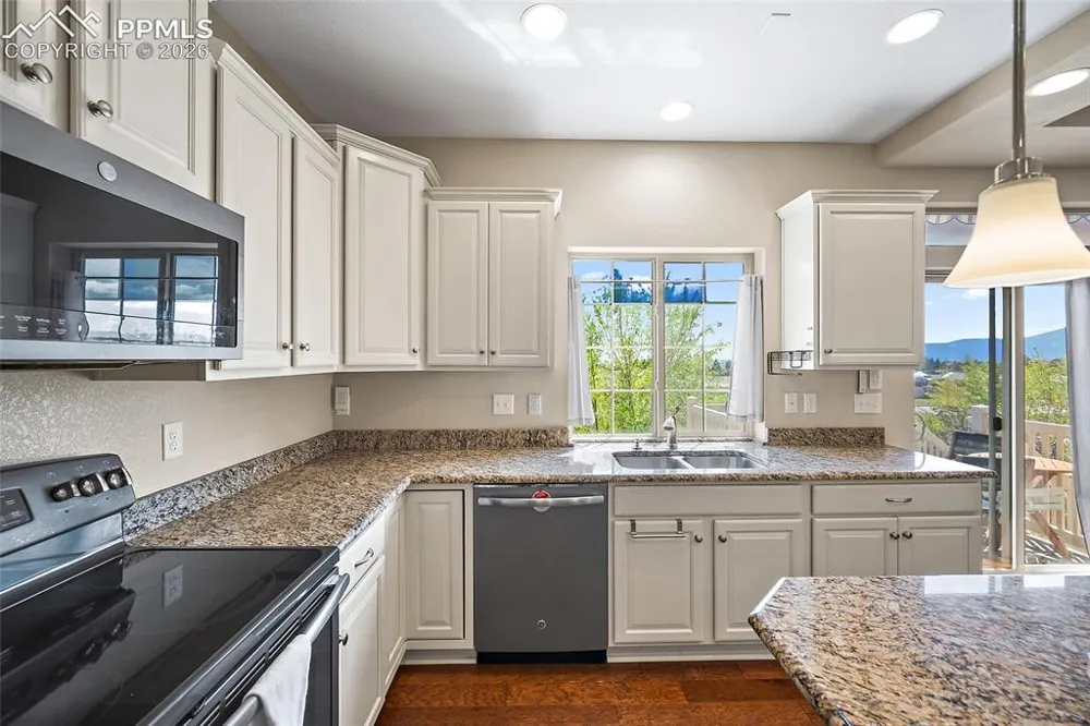 8345 Longleaf Lane Colorado Springs, CO 80927