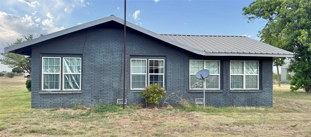 1807 Crowell Highway Quanah, TX 79252