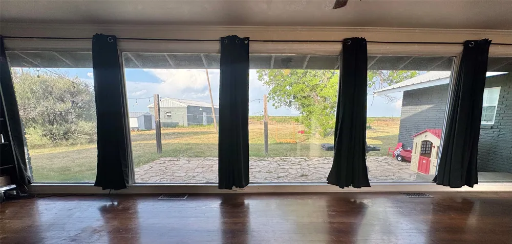 1807 Crowell Highway Quanah, TX 79252