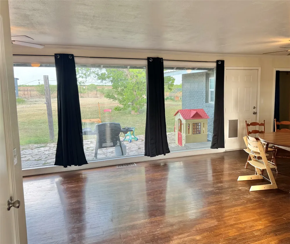 1807 Crowell Highway Quanah, TX 79252