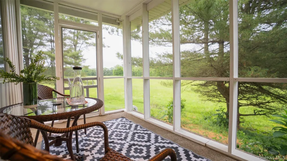 334 Lake Drive Rhinebeck, NY 12572