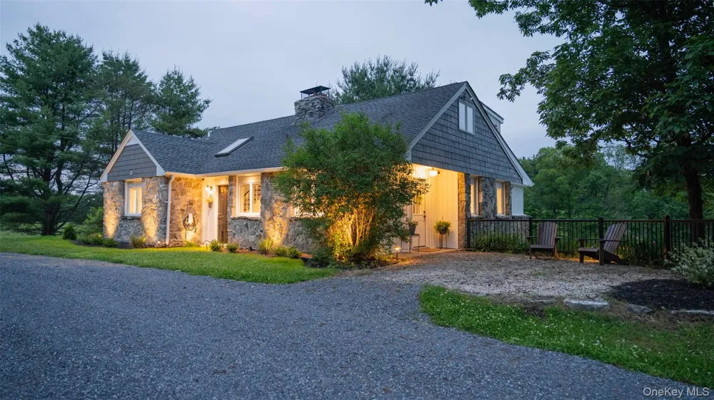 334 Lake Drive Rhinebeck, NY 12572