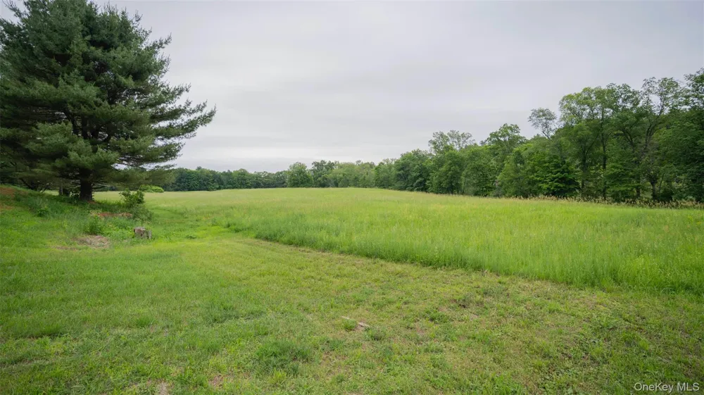 334 Lake Drive Rhinebeck, NY 12572