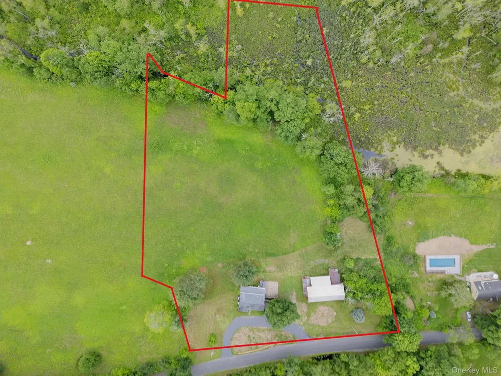 334 Lake Drive Rhinebeck, NY 12572