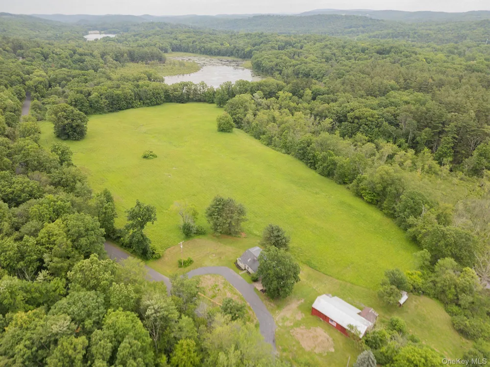 334 Lake Drive Rhinebeck, NY 12572