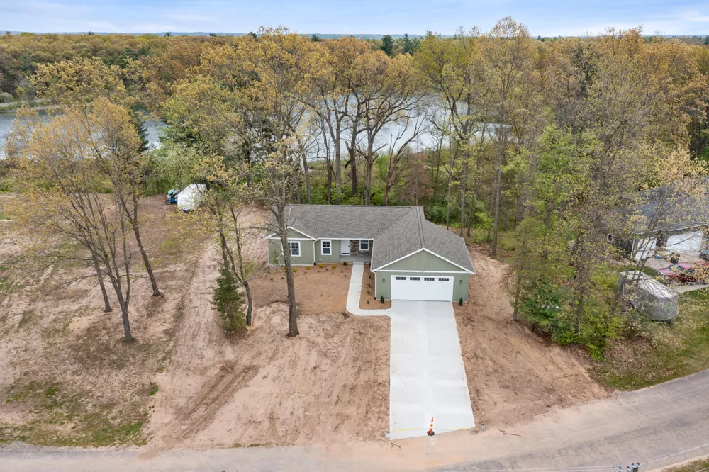 12165 Pine Meadows Drive Wayland, MI 49348